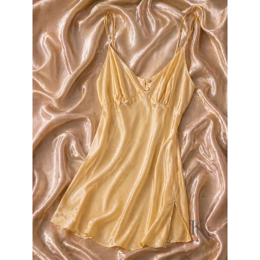 Victoria’s Secret 100% Silk Slip – Size L